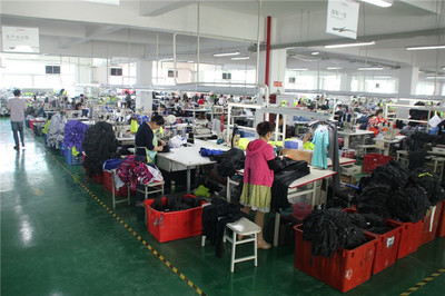 匯聚全球設(shè)計打造運(yùn)動服飾,與KAPPA等品牌均有合作