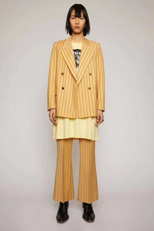 開服裝店要懂服飾搭配 最有效的銷售技巧是專業(yè)